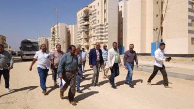 مساعد نائب رئيس هيئة المجتمعات العمرانية يتفقد مشروعات المرافق بالعبور الجديدة