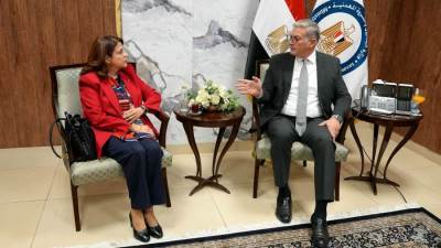 بدوي يبحث استثمارات "شل العالمية" في إنتاج الغاز بمصر