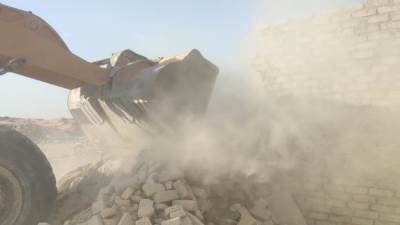 جهاز العاشر من رمضان يزيل مخالفات بمحيط الجامعة الأهلية 