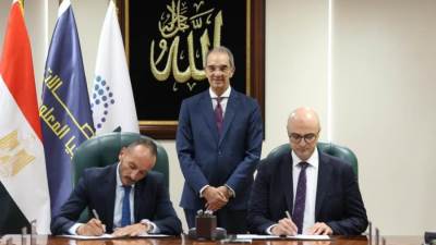 توقيع تراخيص خدمات و"إنترنت الأشياء" بين القومي لتنظيم الاتصالات وشركات عالمية