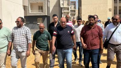 رئيس جهاز حدائق أكتوبر يتفقد مشروعات الطرق والإسكان والخدمات 