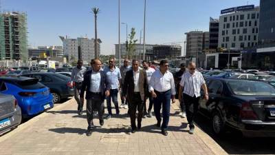 عمار مندور يتفقد محاور القاهرة الجديدة.. ويبحث تنظيم المواقف وتحسين الخدمات