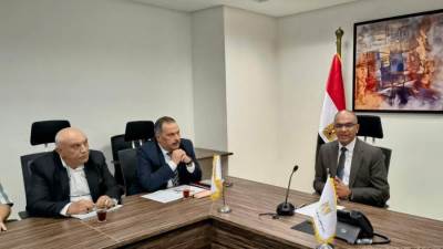 نائب وزير الإسكان يُتابع موقف مشروعات الصرف الصحى بالأقصر