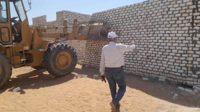 حملات موسعة بحدائق العاشر لإزالة المخالفات.. ورئيس الجهاز يحذر: الحبس حتى 5 سنوات للمخالفين