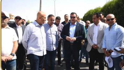 وزير الإسكان يتفقد تطوير الطرق والمحاور بمدينتي 6 أكتوبر وحدائق أكتوبر