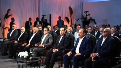 مدبولي يشاهد عرضًا حول الأداء الاقتصادي للشركة القابضة للأدوية ومشروعات تطويرها