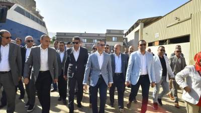 وزير الاستثمار ومحافظ السويس يتفقدان المنطقة الحرة بعتاقة والأدبية بالسويس الجديدة