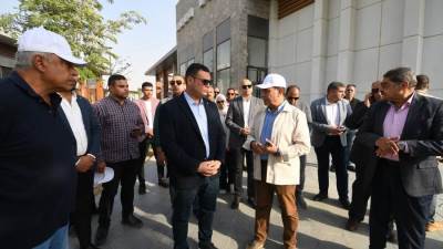 وزير الإسكان يتابع سير العمل بمشروع حدائق "تلال الفسطاط"