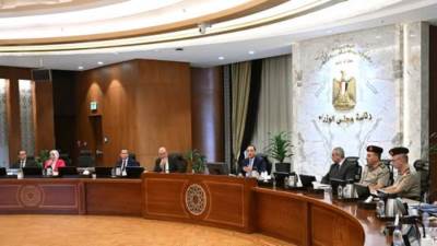 رئيس الوزراء يُتابع موقف مشروعات تطوير البُنى التحتية وأنظمة التأمين بالمطارات المصرية