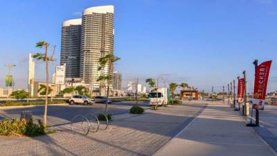 وزير الإسكان يهنيء شركة المقاولون العرب بمناسبة حصدها 5 جوائز