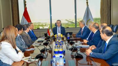 أبرزها تكثيف الرقابة على الأسواق.. تفاصيل اجتماع "وزير التموين" اليوم