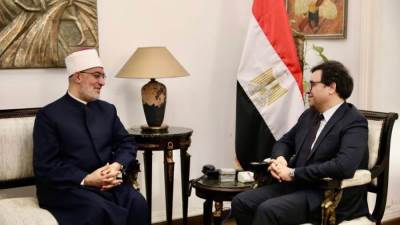 وزير الثقافة يستقبل مفتي الجمهورية لبحث التعاون في نشر الوعي والفكر المستنير