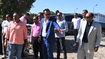 رئيس جهاز «العاشر» يتابع ميدانيًا أعمال النظافة والزراعة ورفع كفاءة الطرق