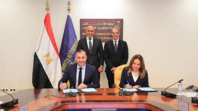 تعاون بين الاتصالات والتعليم لتنفيذ برنامج HP IDEA بمدارس WE للتكنولوجيا التطبيقية