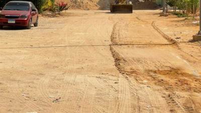 جهاز العاشر من رمضان يواصل حملات رفع المخلفات وتطوير منظومة النظافة والتجميل