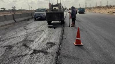 رئيس «العاشر من رمضان» يتابع تنفيذ خطة تطوير ورفع كفاءة الطرق والمحاور