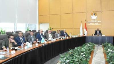 سيد إسماعيل: تكثيف العمالة وصرف مستحقات الشركات لإنجاز مشروعات «حياة كريمة»