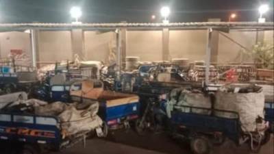 جهاز الشيخ زايد يشن حملة مسائية للقضاء على النباشين والباعة الجائلين 