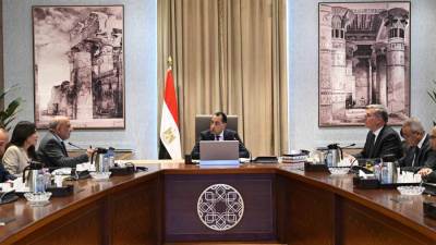 مدبولي: إنشاء 11 محطة كهرباء بسعة 4570 ميجا فولت أمبير