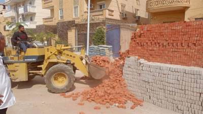 جهاز مدينة العبور ينفذ حملات مكثفة لضبط المخالفات والإشغالات بجميع الأحياء 