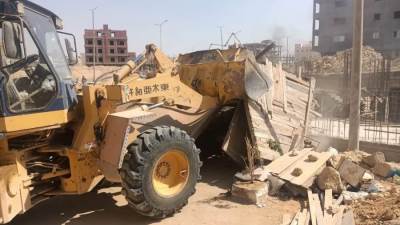 جهاز القاهرة الجديدة يواصل حملاته المكثفة لإزالة الإشغالات بأحياء بيت الوطن 