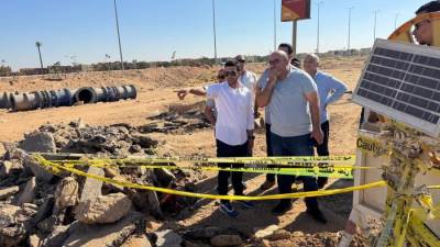 رئيس جهاز حدائق أكتوبر يتفقد أعمال رفع الكفاءة بالطرق الرئيسية ومرافق المدينة