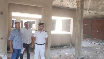 رئيس جهاز مدينة الشروق: إزالة غرف سطح مخالفة وضبط 10 تروسيكلات للنباشين