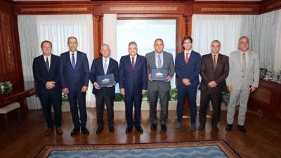 قناة السويس تبدأ أولى خطوات التصدير ببيع قاطرتين لمجموعة NERI الإيطالية