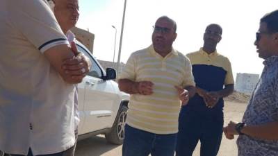 محمد عبد الله يواصل جولاته الميدانية لمتابعة المشروعات.. ويوجّه بمعاقبة المقاولين المتقاعسين