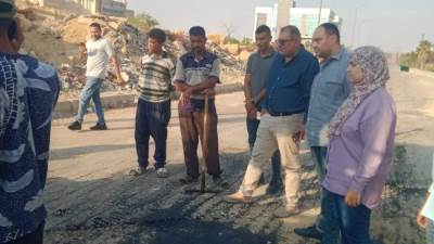 جهاز مدينة الشروق يواصل أعمال رفع كفاءة الطرق وتجميل الجزر 