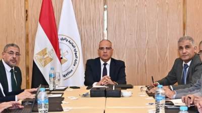 توجيهات عاجلة من "وزير الري" بشأن محطات مياه الشرب والكهرباء.. تفاصيل