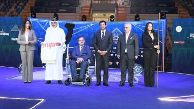 وزير الرياضة يشهد تسليم علم بطولة العالم لرفع الأثقال البارالمبي