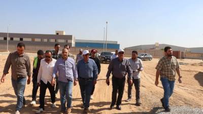 ياسر عبد الحليم يتفقد تنفيذ تقسيم «ق10» ومحطة رفع المياه العكرة بـ«السادات»