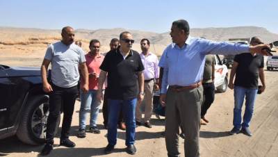 محافظ أسيوط يتابع أعمال المحور التنموي الجديد بين البداري وطريق البحر الأحمر