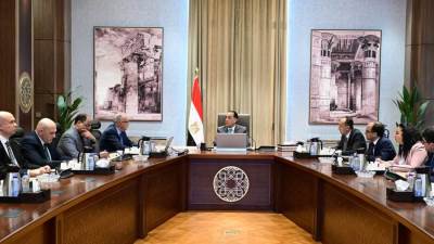 رئيس الوزراء يتابع جهود إزالة تعديات نهر النيل