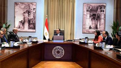 مدبولي يؤكد حرص الدولة على تعظيم استخدام الطاقات النظيفة في مزيج الطاقة