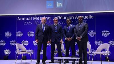 فتحي: مصر تستهدف أن تصبح الوجهة السياحية الأولى عالمياً بتنوع منتجاتها السياحية