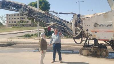 رئيس جهاز مدينة الشروق يتابع أعمال رفع كفاءة الطرق والأرصفة
