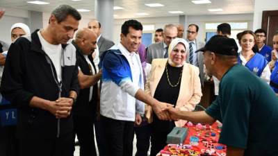 وزير الرياضة ومحافظ السويس يشهدان لقاءً حواريًا مع القوي الشبابية
