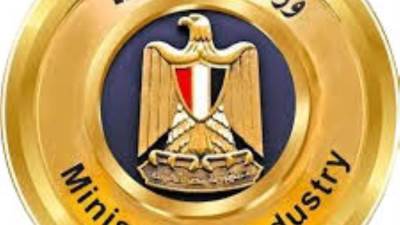 "الصناعة" تقدم 6 حوافز جديدة لدعم "صناعة ألواح ولفائف الصاج".. تعرف عليها