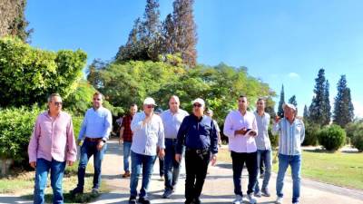 رئيس جهاز مدينة السادات يتفقد مشروعات المياه والكهرباء 