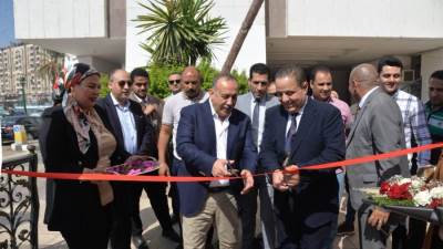 محافظ أسيوط والأبجيجي يفتتحان المعرض الزراعي الشامل