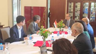 طلعت: نسعى لجذب استثمارات فيتنامية في تكنولوجيا المعلومات وصناعة أشباه الموصلات بمصر