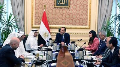 رئيس الوزراء يتابع الموقف التنفيذي لمشروع مدينة "رأس الحكمة" بالساحل الشمالي