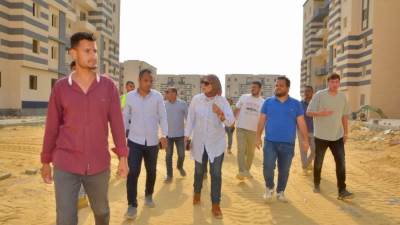 رئيس جهاز السويس الجديدة تتفقد مشروعات الإسكان والبنية التحتية بالمدينة