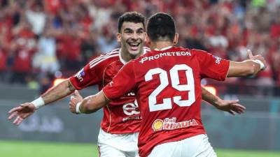 بالفيديو.. لحظة تتويج الأهلي بلقب السوبر المصري