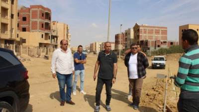 رئيس جهاز مدينة بدر يجري جولة بالحي السادس ويوجه بمصادرة سيارة نقل 