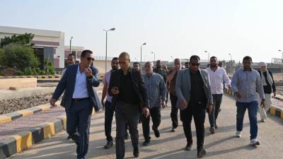 قيادات «المجتمعات العمرانية» تتابع تنفيذ مشروعات المرافق والإسكان الأخضر بالعاشر من رمضان 