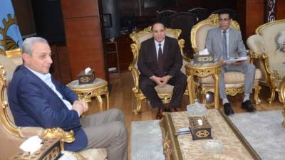 الأبجيجي يبحث مع محافظ الغربية تطوير منافذ "المصرية للتنمية الزراعية"