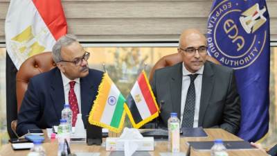 الحسيني: حريصون على فتح آفاق جديدة للتعاون الدوائي مع الهند